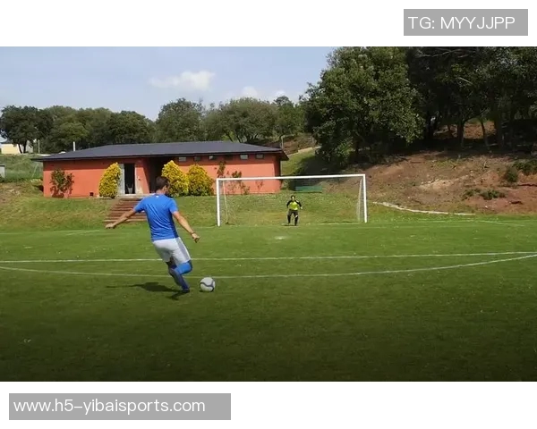 精准射门技巧揭秘足球定点射门训练方法与实战应用分析